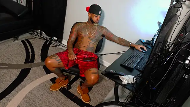 SLANGONDEMHOES online show from November 11, 2025, 2:17 pm