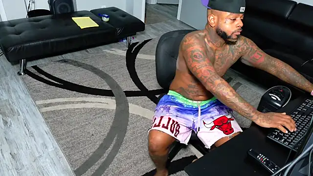 SLANGONDEMHOES online show from December 15, 2025, 8:07 am