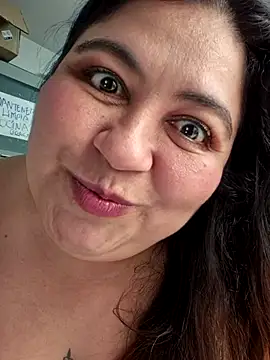 curvy diva  online show from October 23, 2025, 1:54 pm