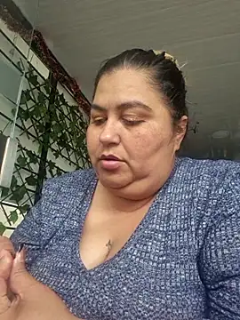 curvy diva  online show from November 6, 2025, 9:48 pm