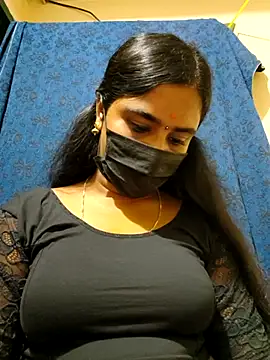 mini-queen online show from December 18, 2025, 7:53 pm