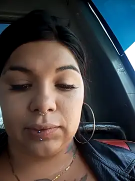 snow belle online show from November 22, 2025, 7:13 pm