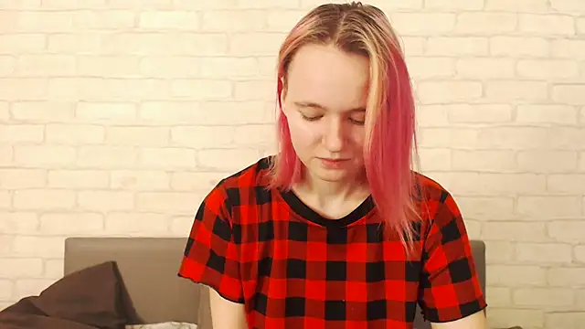 Ericha Stone online show from November 21, 2025, 1:26 am