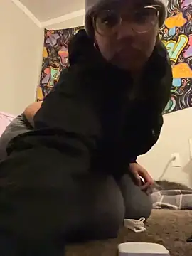 StylishEchium online show from November 24, 2025, 1:16 am