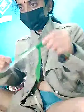 Pahadi couple online show from November 4, 2025, 6:12 am