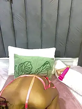 SexyPetitex25 online show from June 6, 2026, 8:13 pm