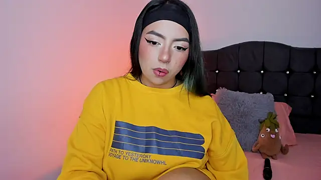 Snapshot of sammy_bunny1 chatting on November 16, 2025, 2:06 am sammy bunny1 online show from November 16, 2025, 2:06 am