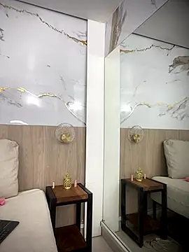 emily browne online show from October 10, 2025, 8:19 pm