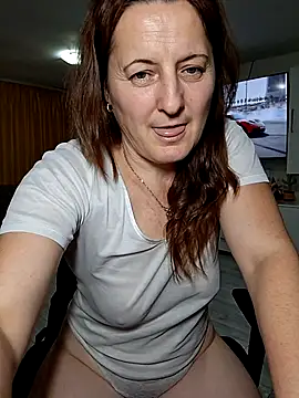 Fluturas2 online show from November 26, 2025, 7:59 pm