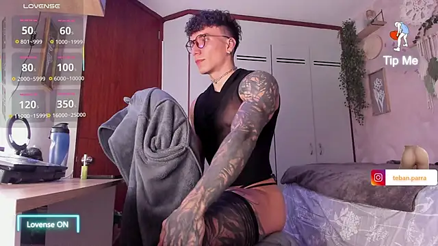 estebandi do online show from October 25, 2025, 3:47 am