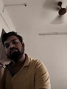 vinay smalldick online show from November 28, 2025, 2:14 am