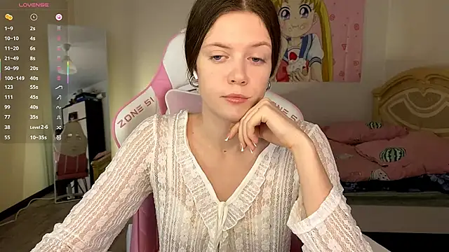 VibeQueenLucy online show from November 14, 2025, 10:25 am