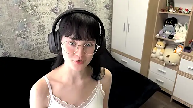 FakeLamb online show from September 14, 2025, 12:15 pm