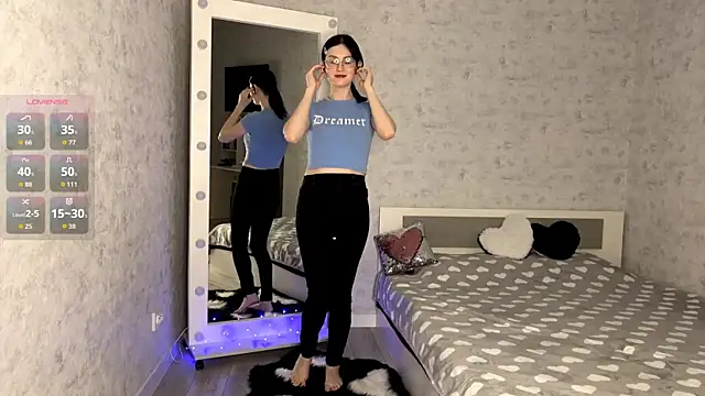 FakeLamb online show from November 5, 2025, 9:04 pm