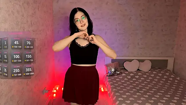 FakeLamb online show from April 28, 2026, 9:09 pm