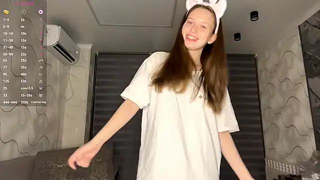 CharlynDini online show from November 19, 2025, 3:12 pm