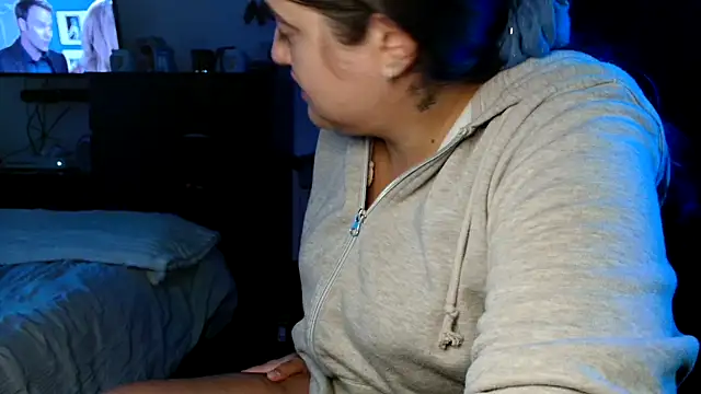 Snapshot of Prill940 chatting on September 22, 2025, 5:42 am Prill940 online show from September 22, 2025, 5:42 am