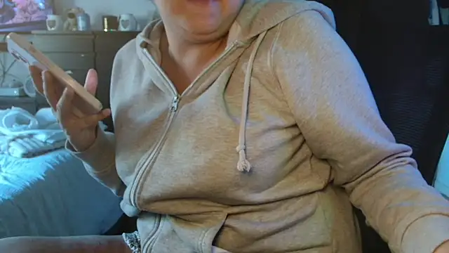 Snapshot of Prill940 chatting on September 25, 2025, 7:34 am Prill940 online show from September 25, 2025, 7:34 am