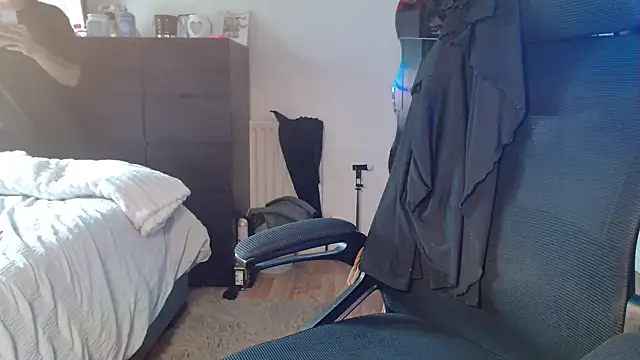 Snapshot of Prill940 chatting on September 29, 2025, 6:51 am Prill940 online show from September 29, 2025, 6:51 am