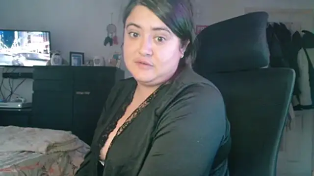 Snapshot of Prill940 chatting on November 18, 2025, 7:35 am Prill940 online show from November 18, 2025, 7:35 am