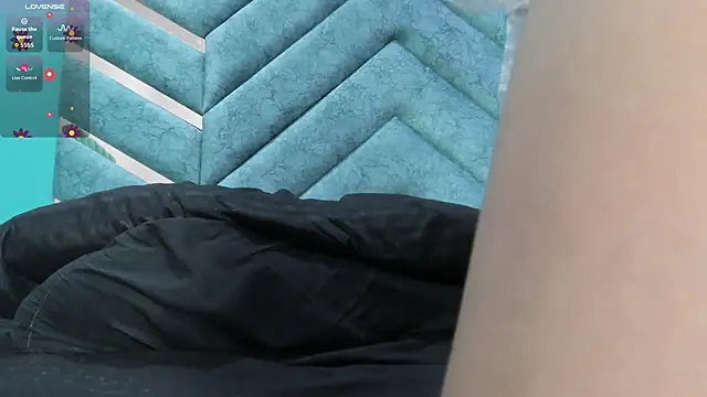 AngelineJolie online show from January 6, 2026, 11:03 am