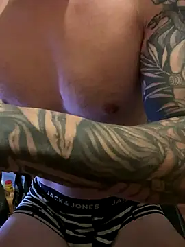 fronkie9384 online show from September 17, 2025, 8:21 pm