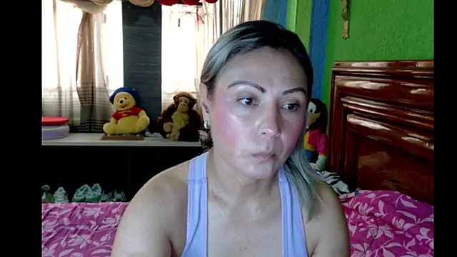  Charlize theron  online show from April 15, 2026, 7:43 pm