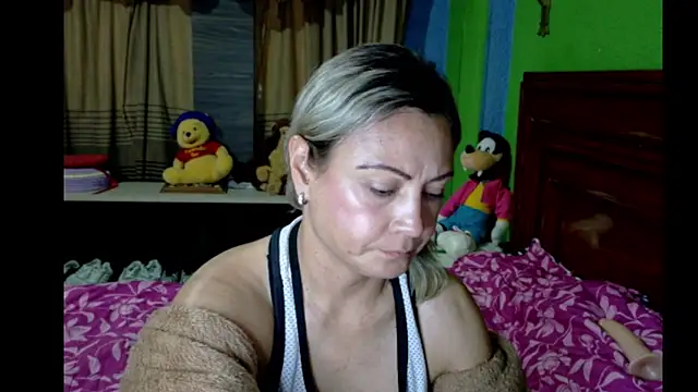  Charlize theron  online show from April 21, 2026, 1:42 am