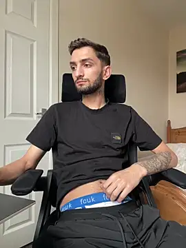 mixedcouplee69 online show from October 26, 2025, 1:17 pm