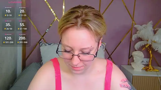 AlexandraGreen online show from April 11, 2026, 9:08 pm