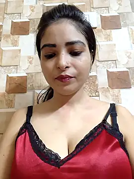 QUEEN-ADITI online show from September 29, 2025, 3:17 pm