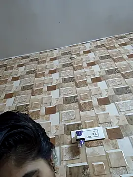 QUEEN-ADITI online show from October 11, 2025, 3:54 pm