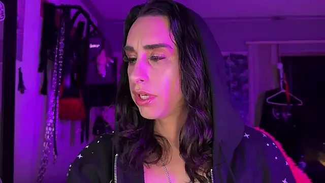 xoFrankie online show from October 22, 2025, 1:50 am