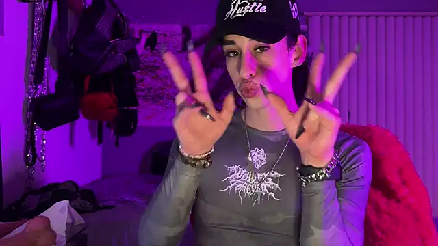 xoFrankie online show from February 11, 2026, 6:18 am