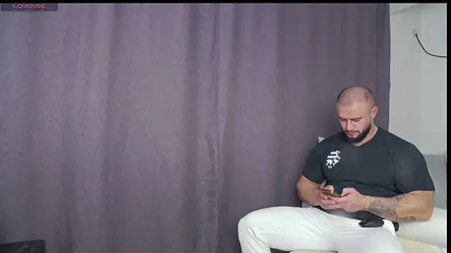 RickyMiami1 online show from November 20, 2025, 7:46 pm