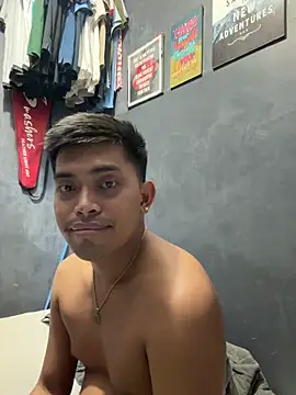 Snapshot of MisterMidnightXXX chatting on July 1, 2026, 6:04 am MisterMidnightXXX online show from July 1, 2026, 6:04 am