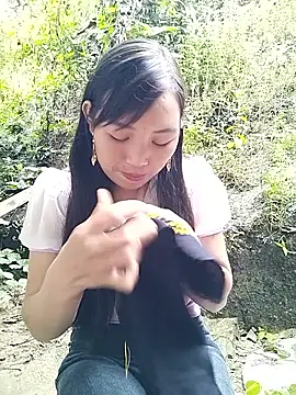 susu-00 online show from September 12, 2025, 2:55 am