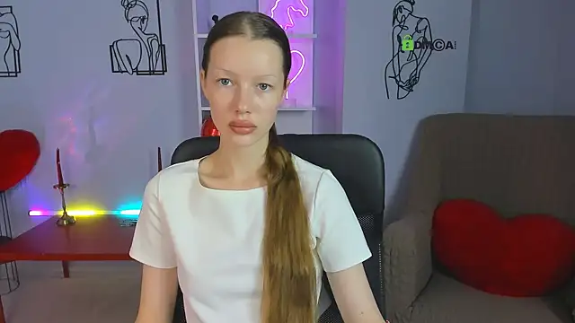 khloebeauty online show from September 17, 2025, 5:42 am