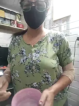 meenu bhabhi547 online show from April 21, 2026, 2:51 am