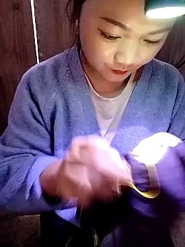 lusy-000 online show from November 1, 2025, 3:30 am