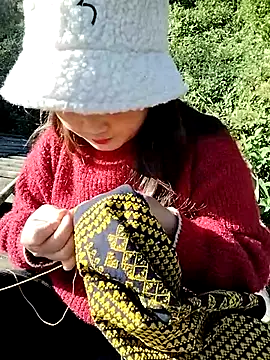 lusy-000 online show from November 26, 2025, 2:01 am