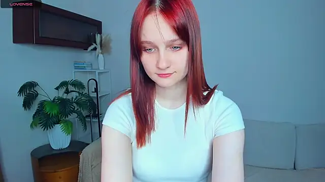 KatyKufel online show from November 5, 2025, 6:52 pm