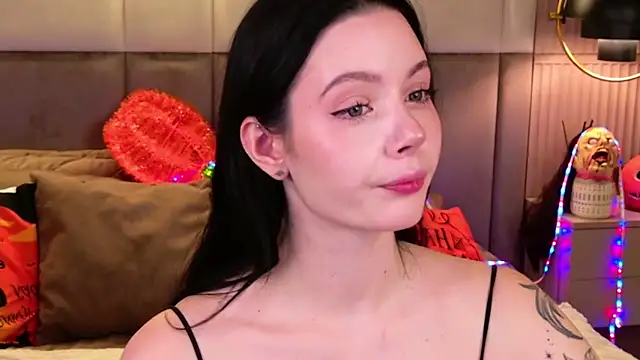 Goldy Stark online show from October 19, 2025, 8:42 pm