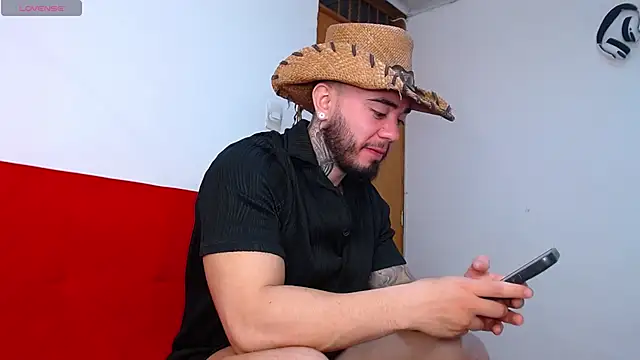 tommyblessd1 online show from September 10, 2025, 7:58 pm