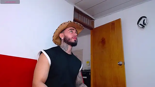 tommyblessd1 online show from September 19, 2025, 1:12 pm