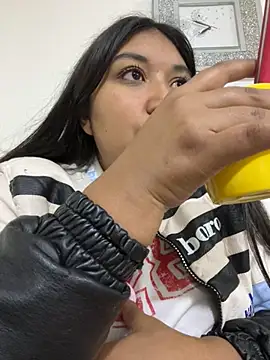 SharaRous online show from October 17, 2025, 2:04 am