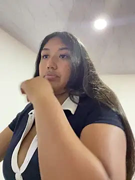 SharaRous online show from December 14, 2025, 1:00 am