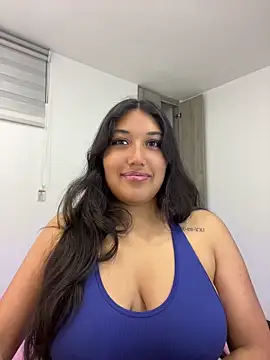 Snapshot of SharaRous chatting on May 10, 2026, 9:42 pm SharaRous online show from May 10, 2026, 9:42 pm
