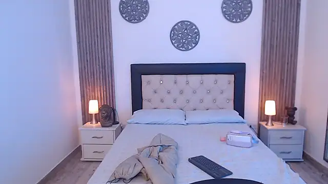 Red kytty6 online show from September 25, 2025, 7:39 pm