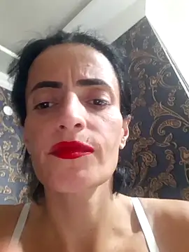 Gecenin Kralicesi online show from November 6, 2025, 6:42 pm